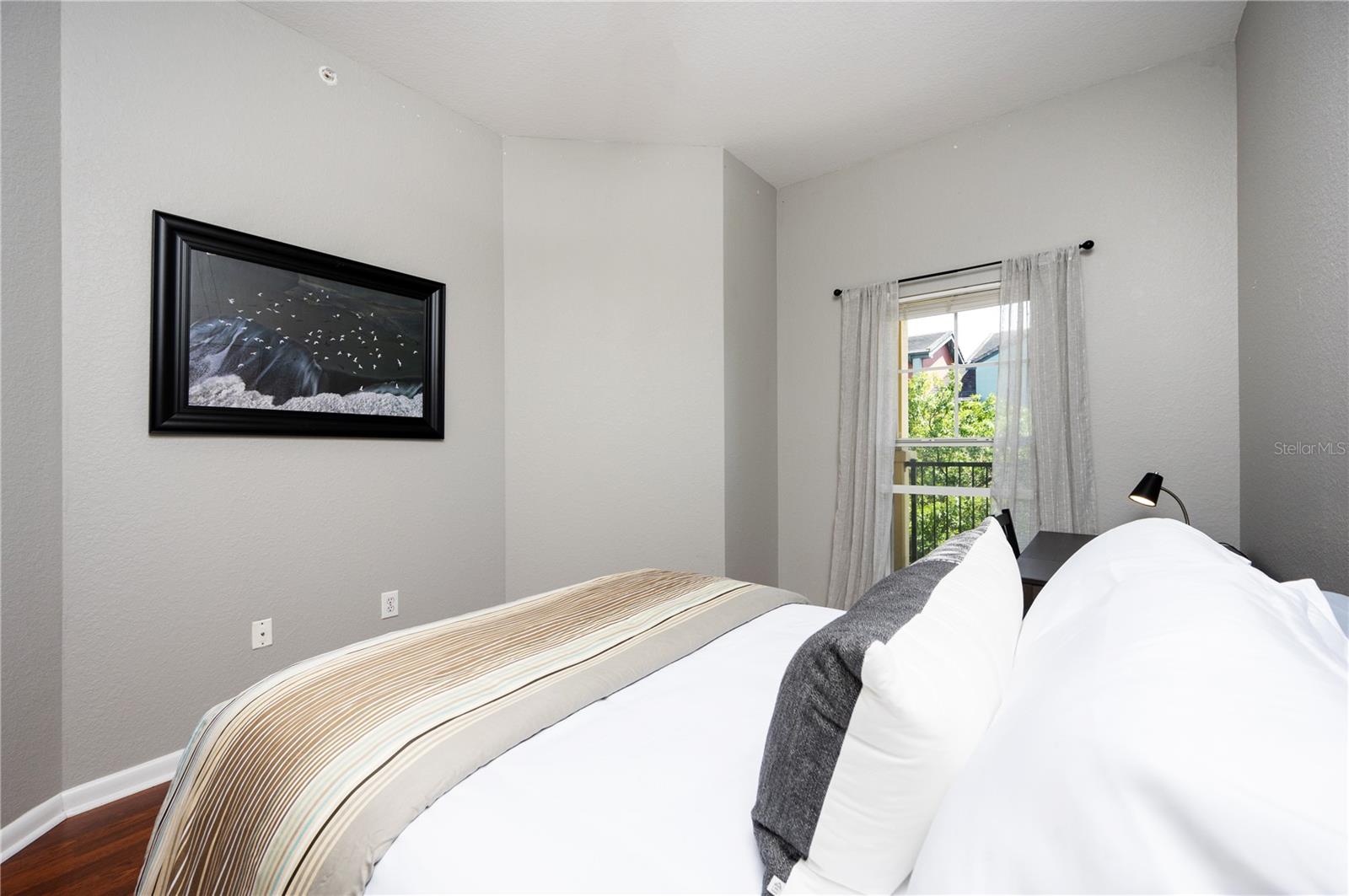 Image 19 of 22 For 2421 Horatio Street 838
