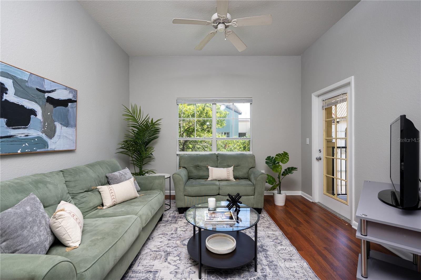 Image 3 of 22 For 2421 Horatio Street 838