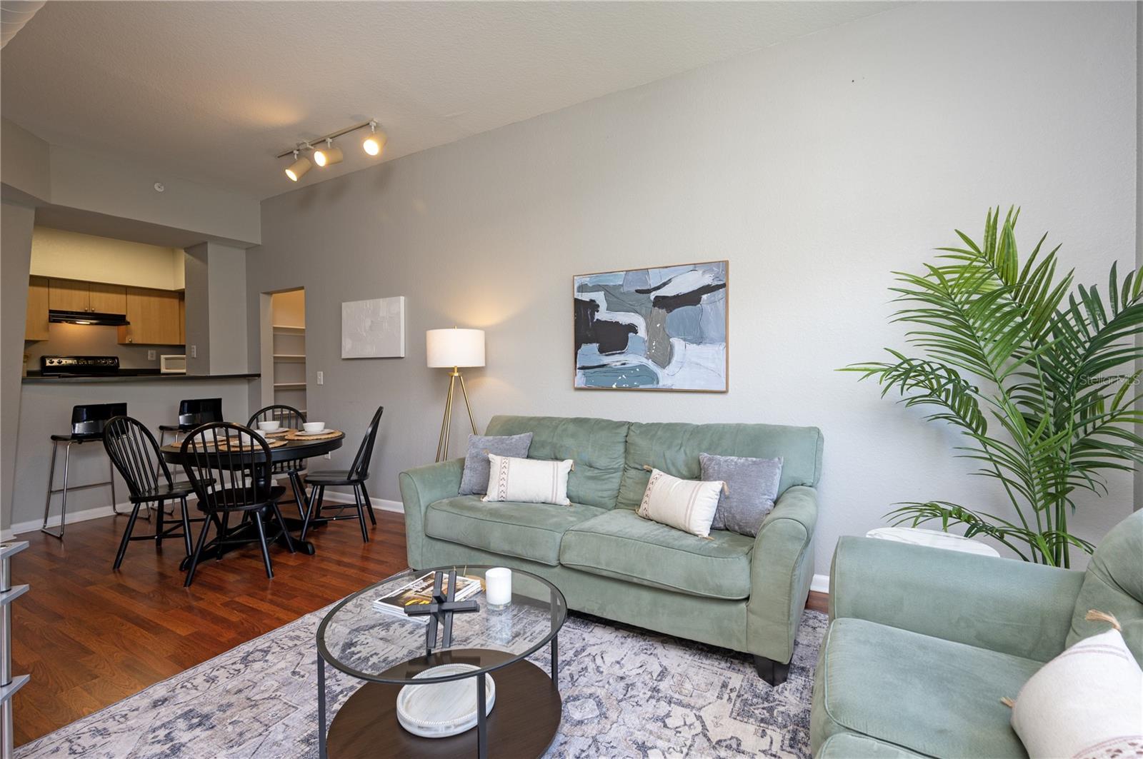 Image 4 of 22 For 2421 Horatio Street 838
