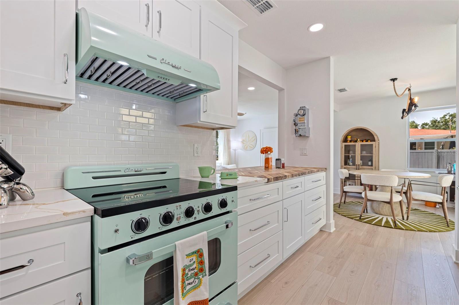 Listing photo id 14 for 1579 Bayshore Boulevard