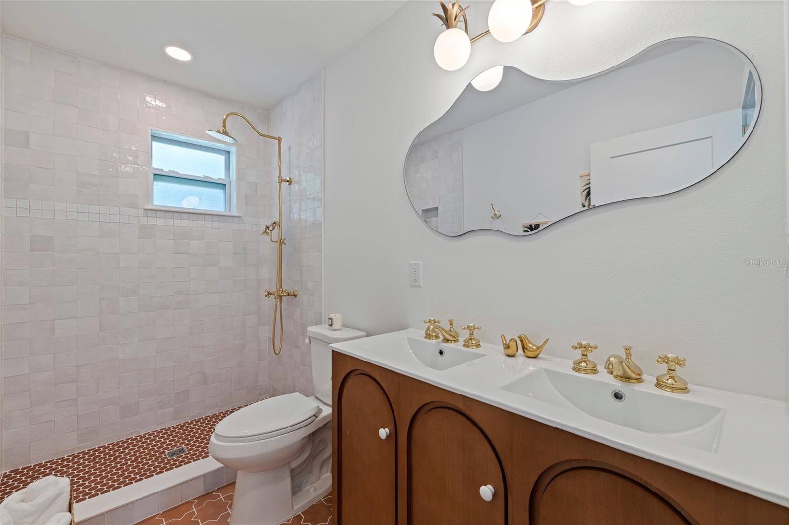 Listing photo id 29 for 1579 Bayshore Boulevard