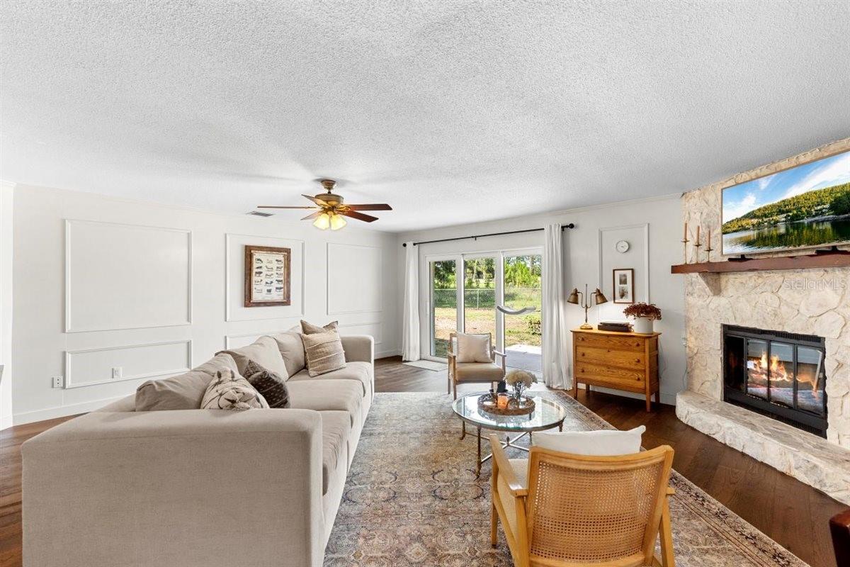 Image 10 of 75 For 9542 Wallien Drive
