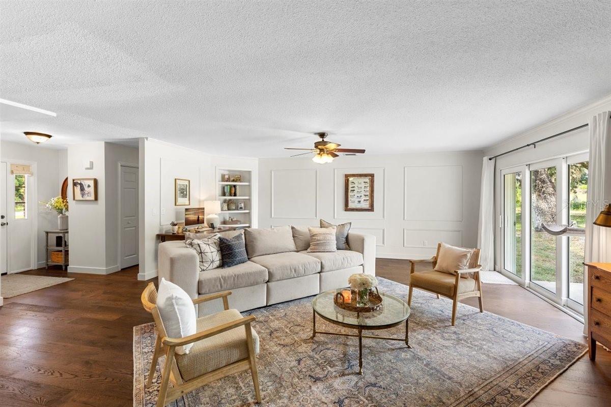 Image 11 of 75 For 9542 Wallien Drive