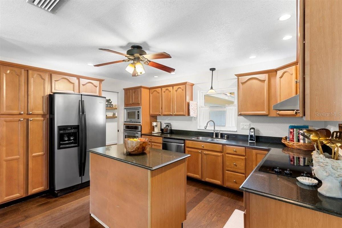 Image 15 of 75 For 9542 Wallien Drive