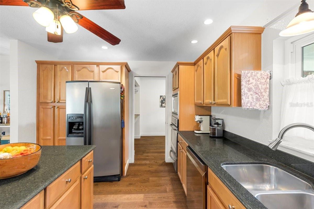 Image 20 of 75 For 9542 Wallien Drive