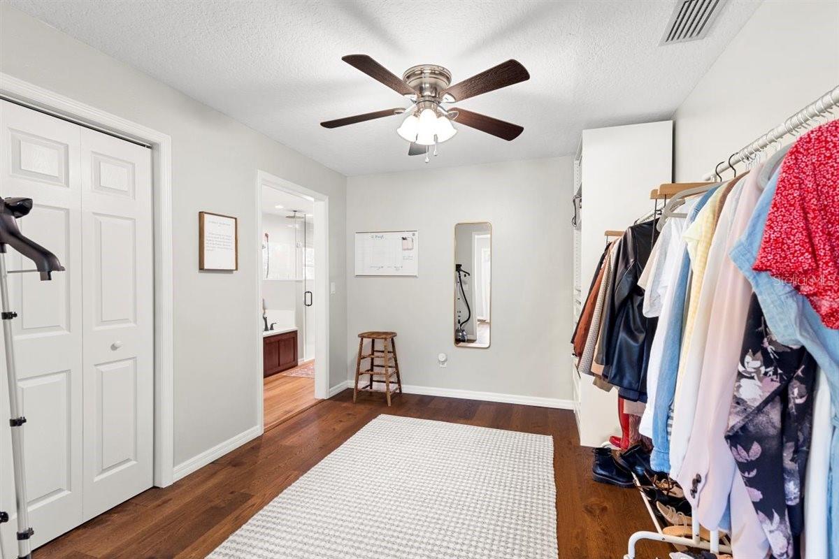 Image 30 of 75 For 9542 Wallien Drive