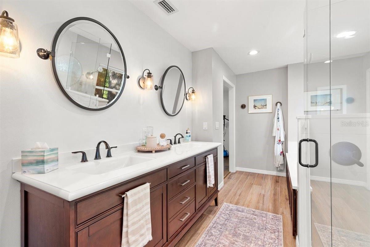 Image 35 of 75 For 9542 Wallien Drive