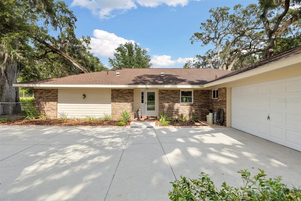 Image 6 of 75 For 9542 Wallien Drive