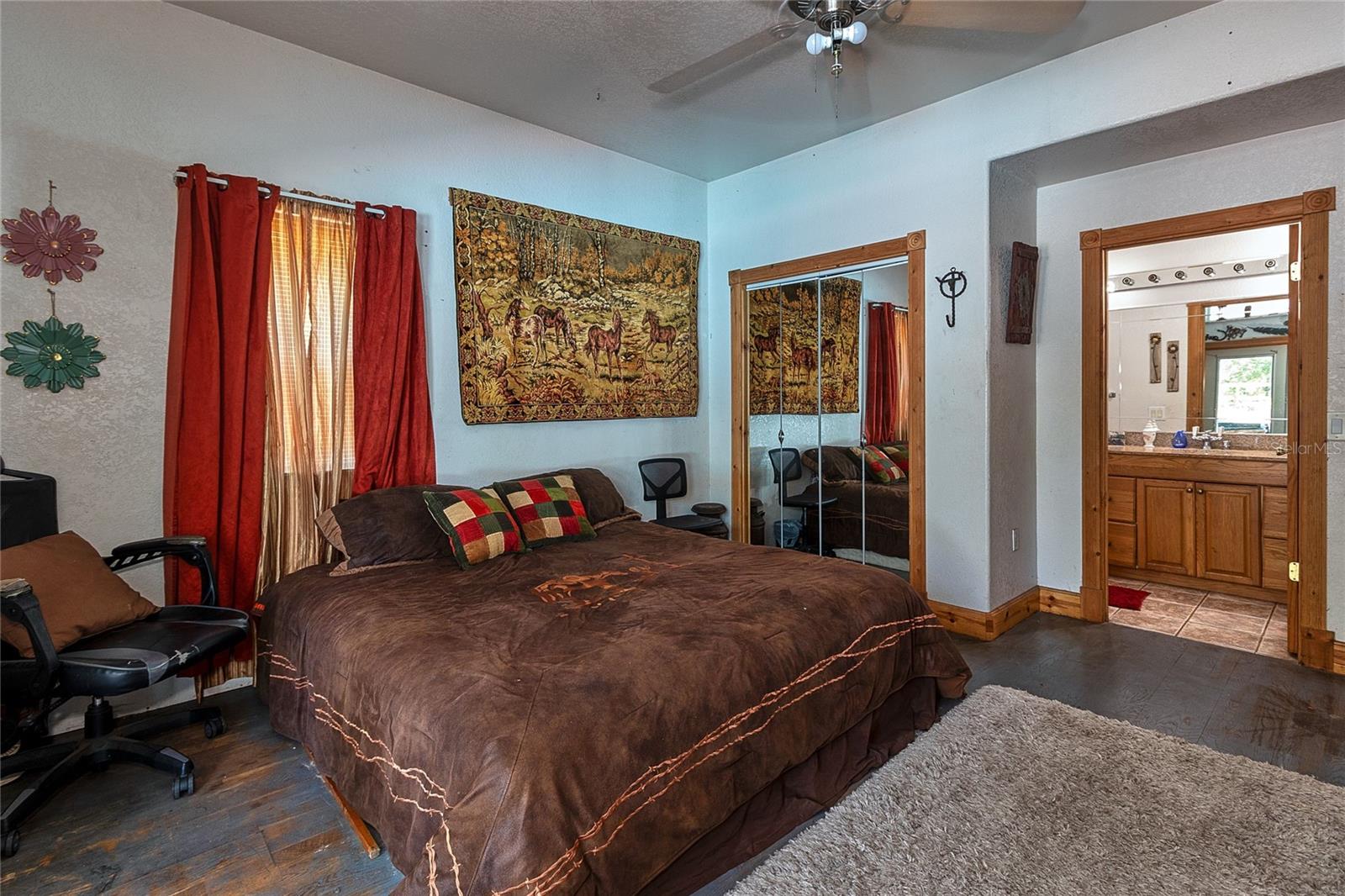 Image 33 of 71 For 15625 Olney Lane