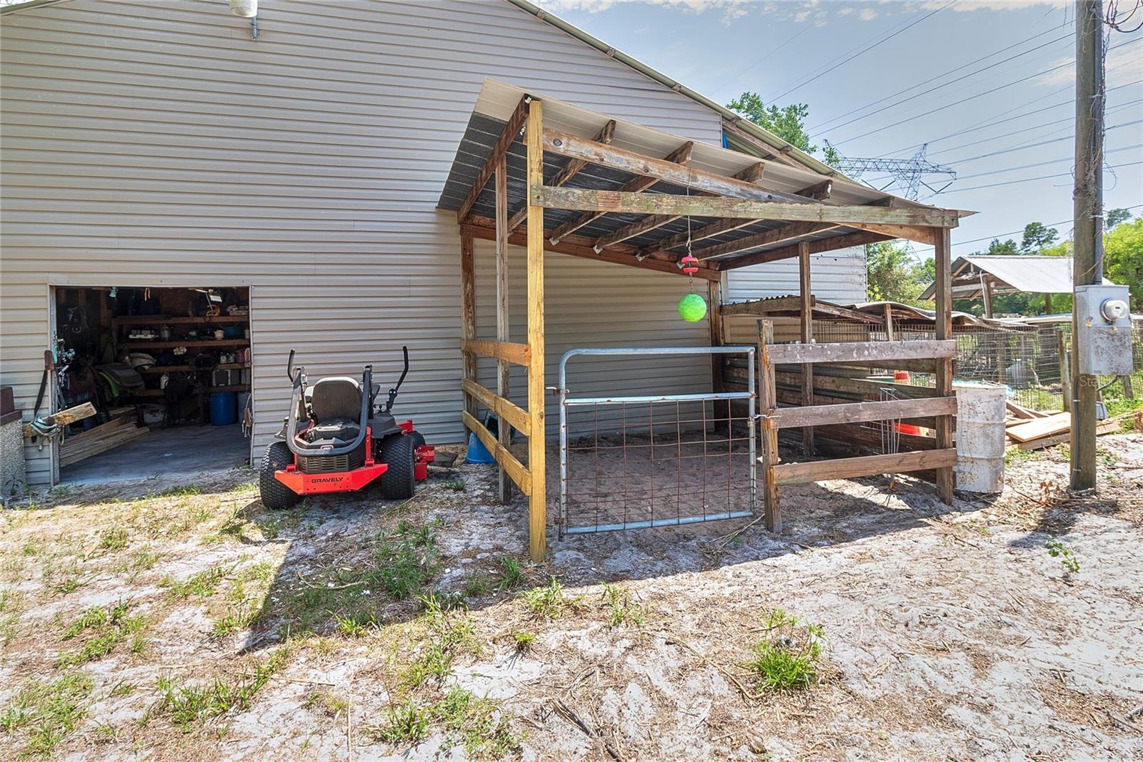 Image 63 of 71 For 15625 Olney Lane