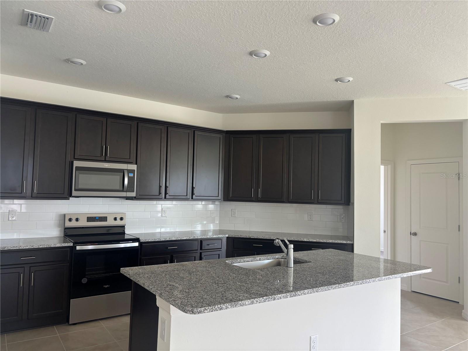Image 3 of 6 For 8001 Lennox Loop