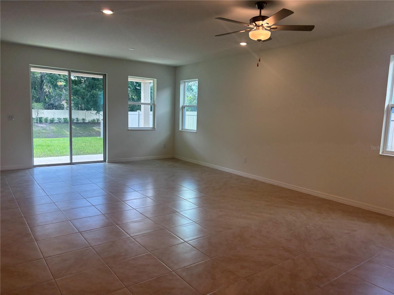 Image 4 of 6 For 8001 Lennox Loop