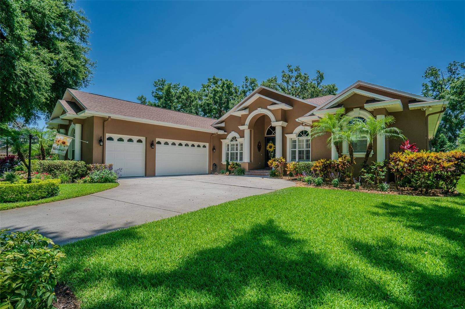 Image 2 of 29 For 2417 Valrico Forest Drive