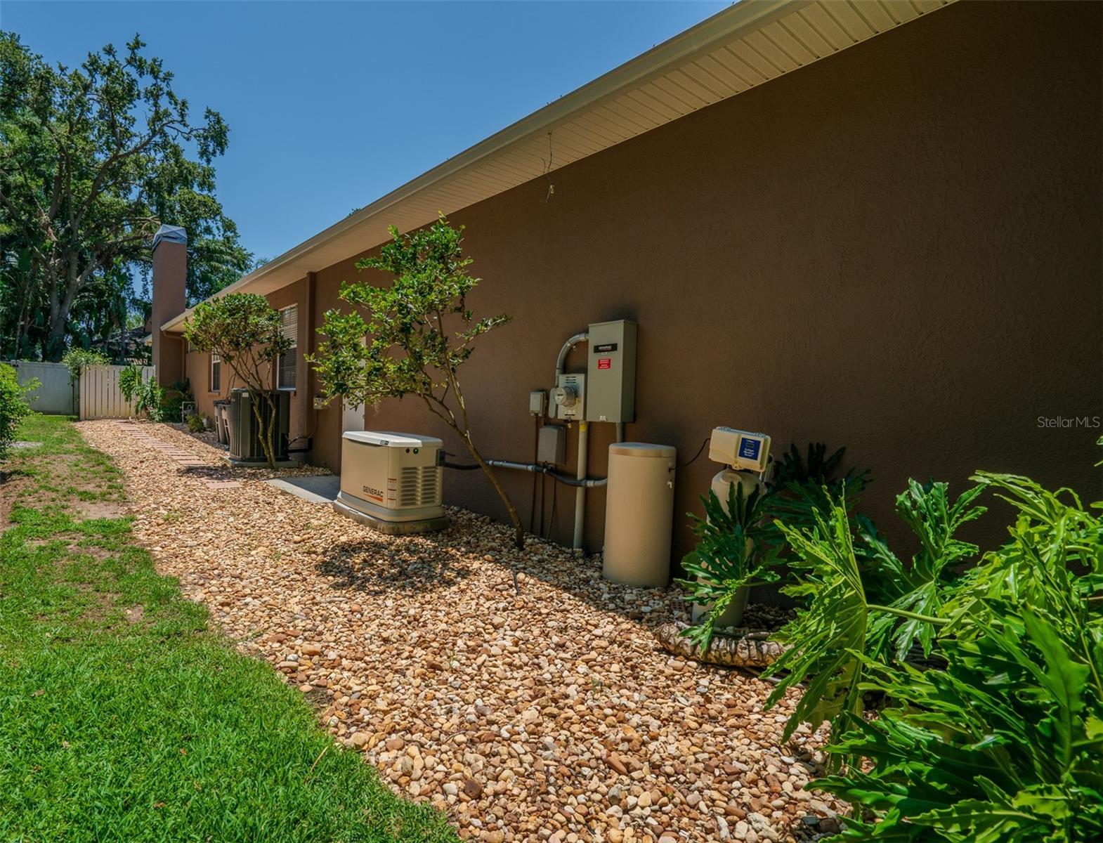 Image 22 of 29 For 2417 Valrico Forest Drive