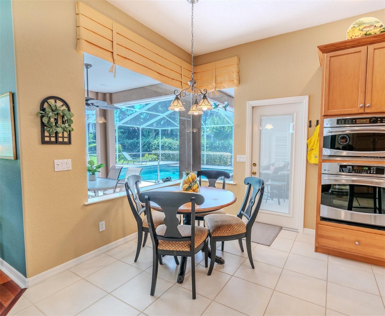 Image 6 of 29 For 2417 Valrico Forest Drive