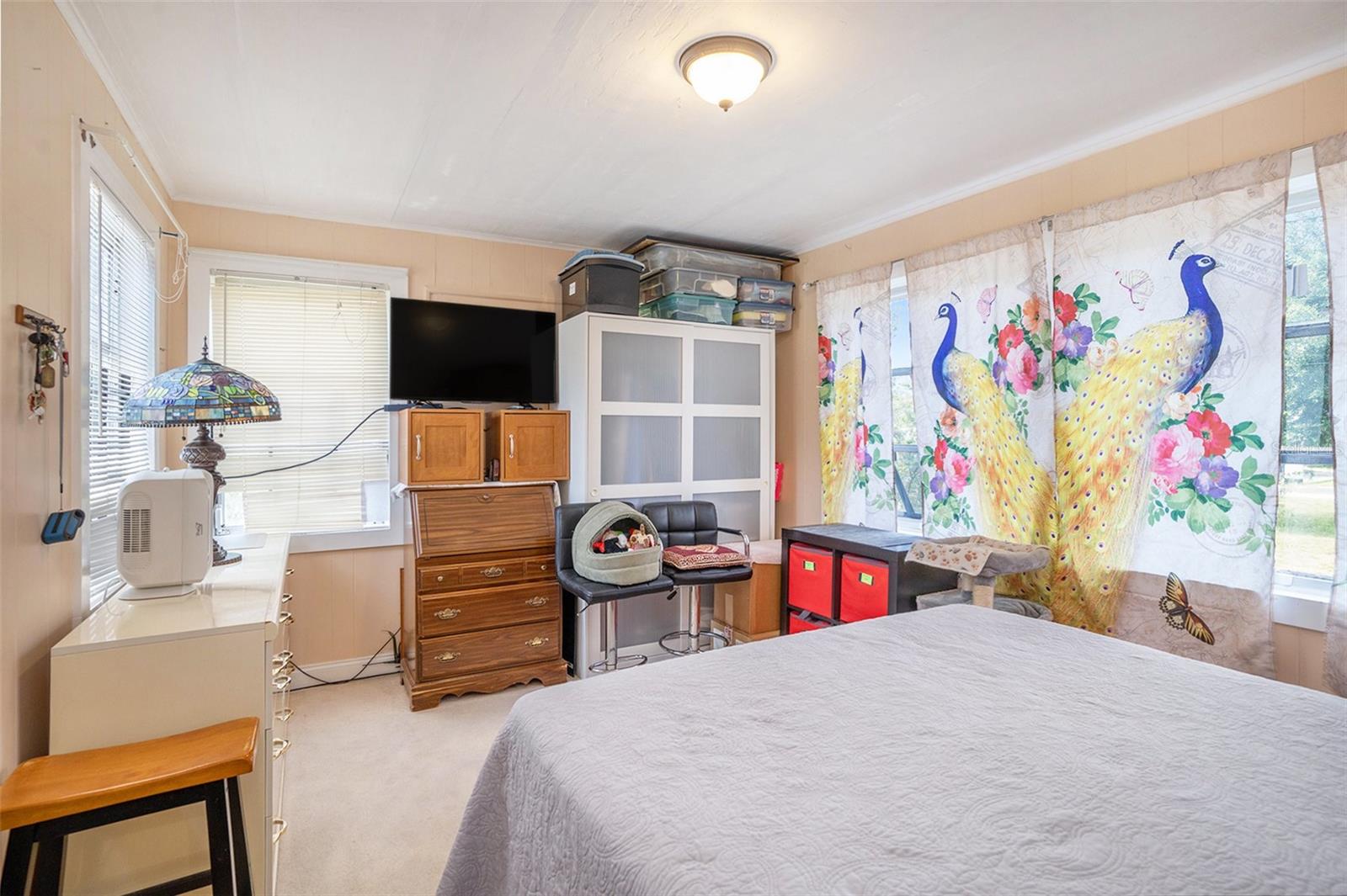 Listing photo id 15 for 3405 Diana Street