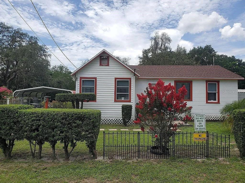 Listing photo id 0 for 3405 Diana Street