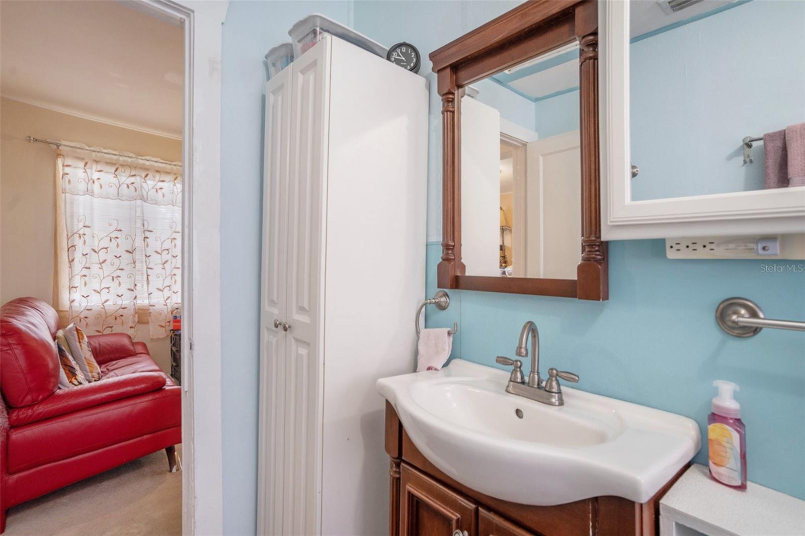 Listing photo id 18 for 3405 Diana Street