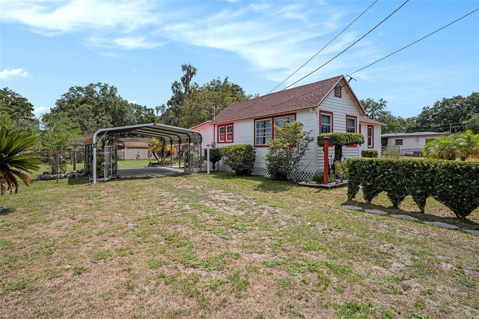 Listing photo id 25 for 3405 Diana Street