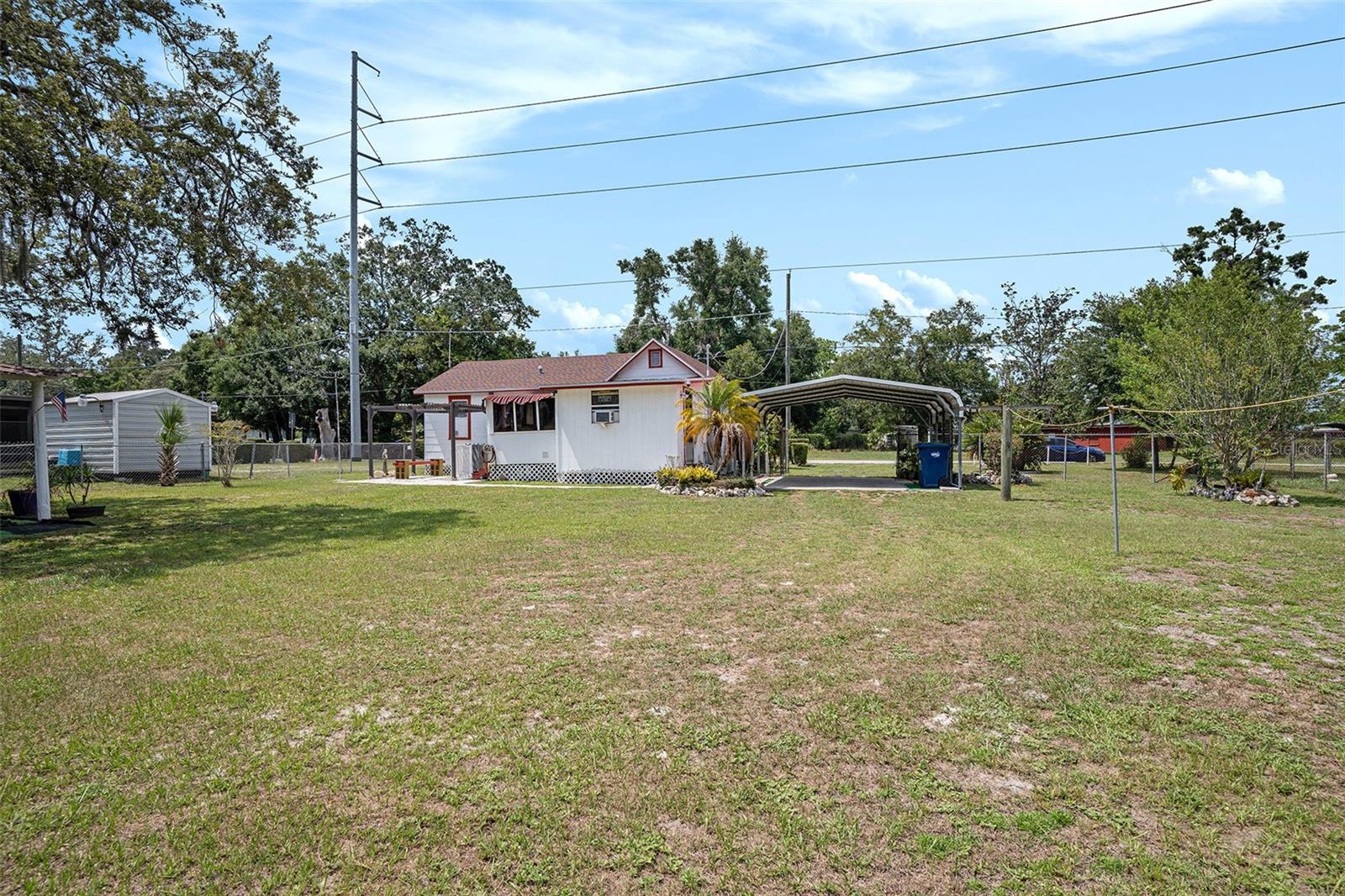 Listing photo id 27 for 3405 Diana Street