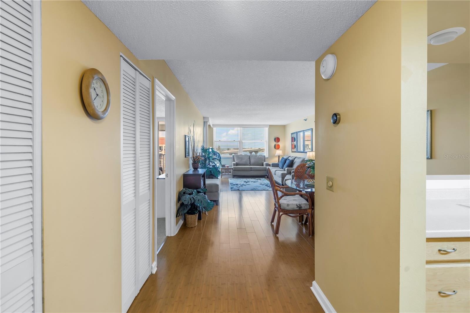 Image 4 of 36 For 6265 Sun Boulevard 605