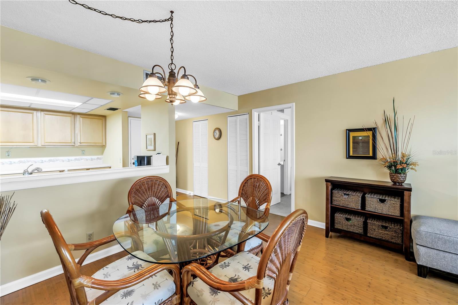 Image 8 of 36 For 6265 Sun Boulevard 605