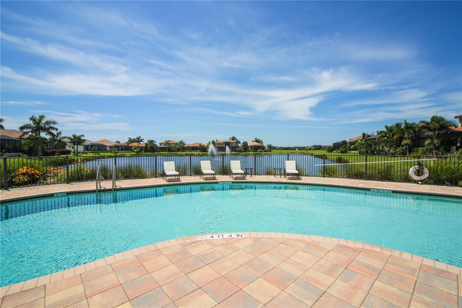 Image 49 of 52 For 5410 Title Row Drive