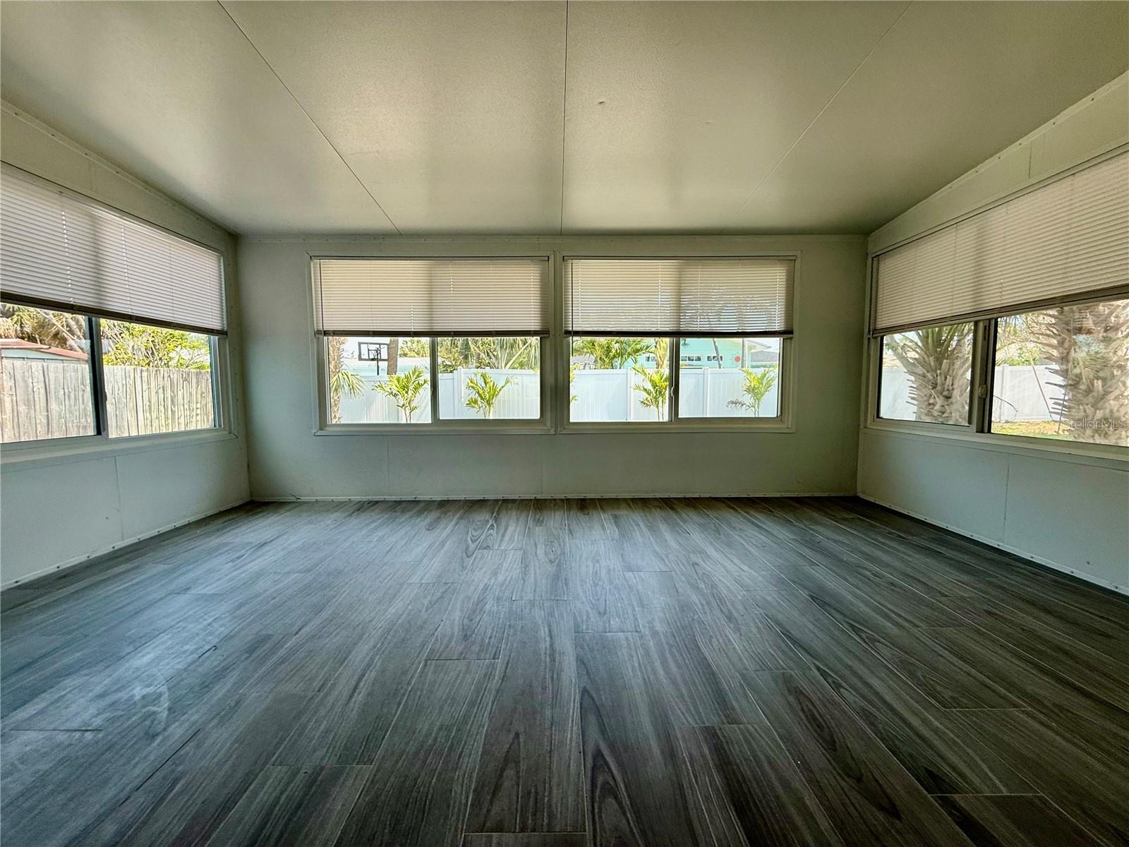 Image 21 of 58 For 440 89th Avenue