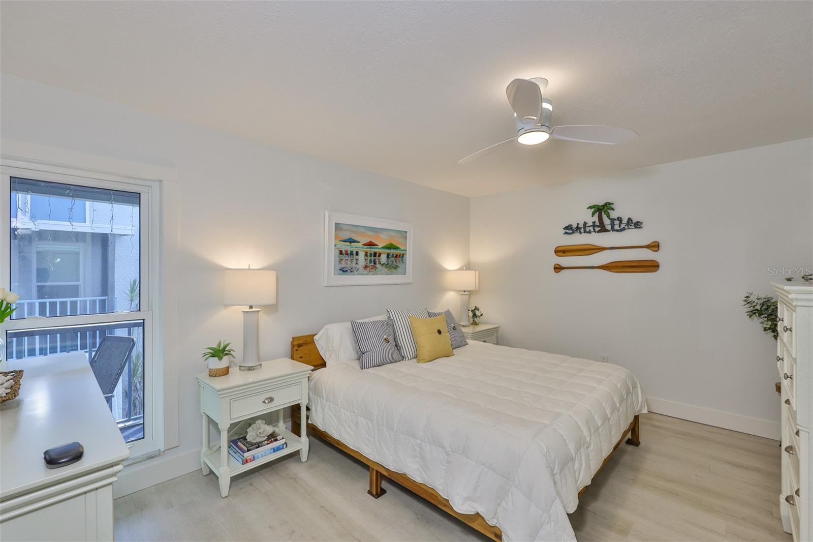 Listing photo id 17 for 230 Medallion Boulevard F