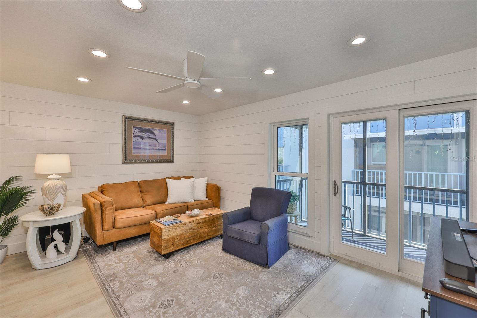 Listing photo id 26 for 230 Medallion Boulevard F