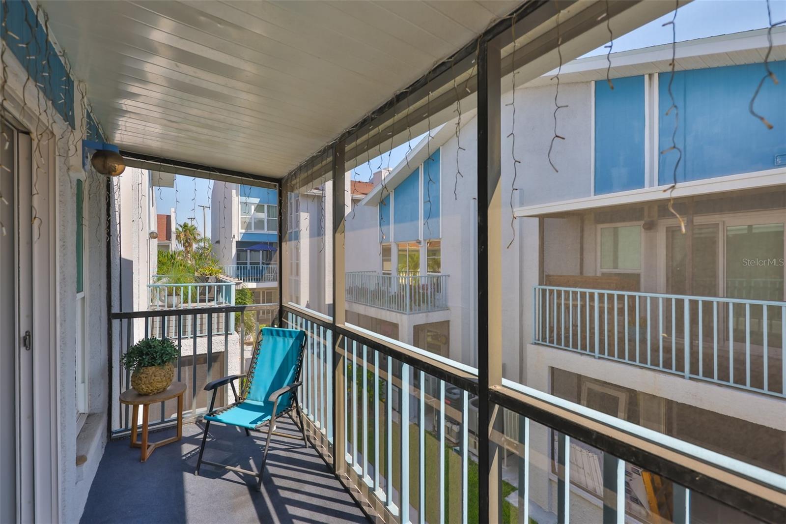 Listing photo id 29 for 230 Medallion Boulevard F