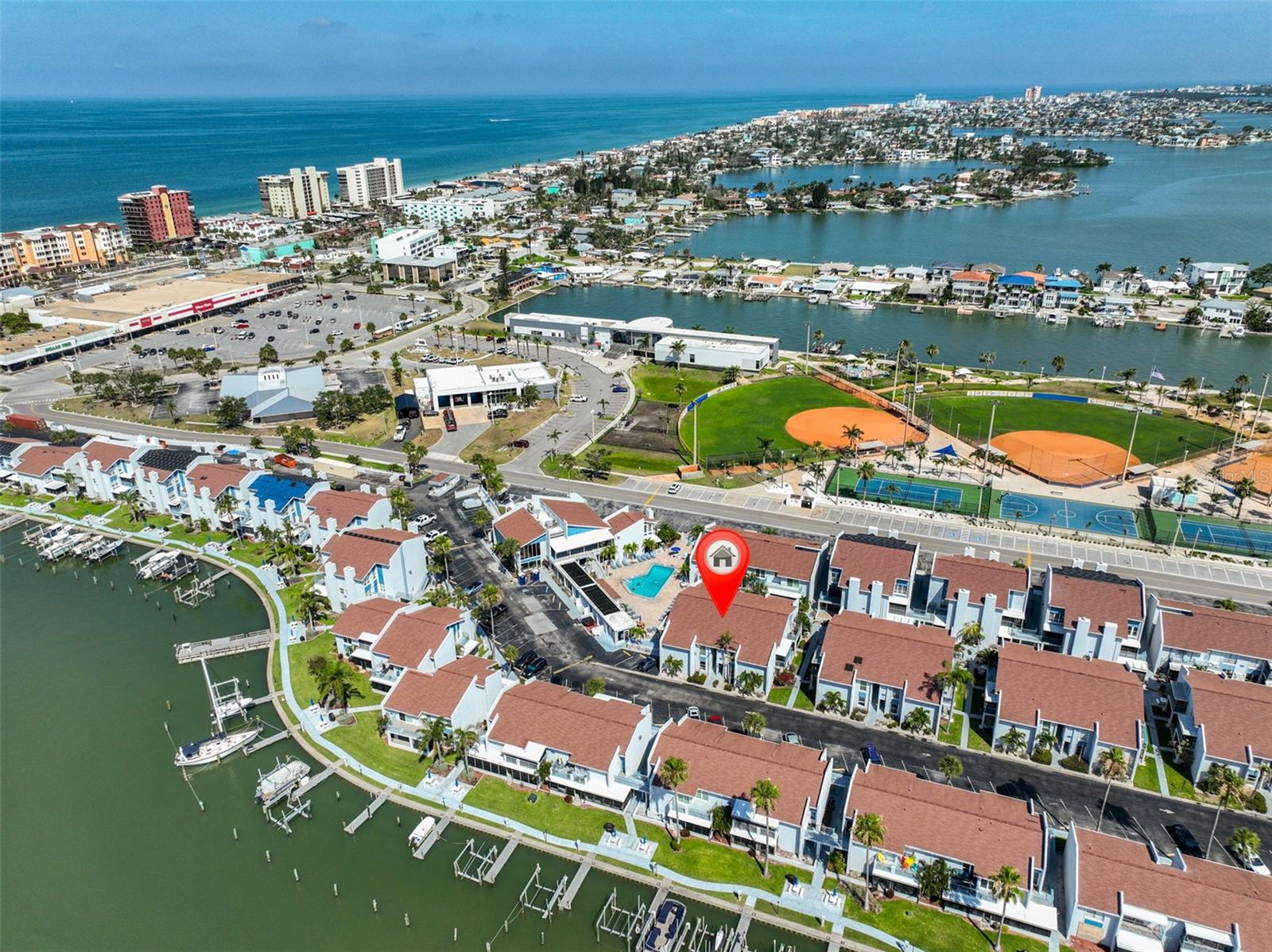 Listing photo id 41 for 230 Medallion Boulevard F