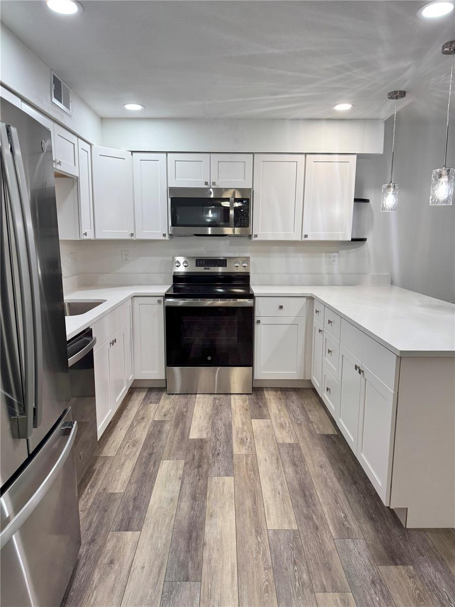 Image 5 of 20 For 2690 Coral Landings Boulevard 217