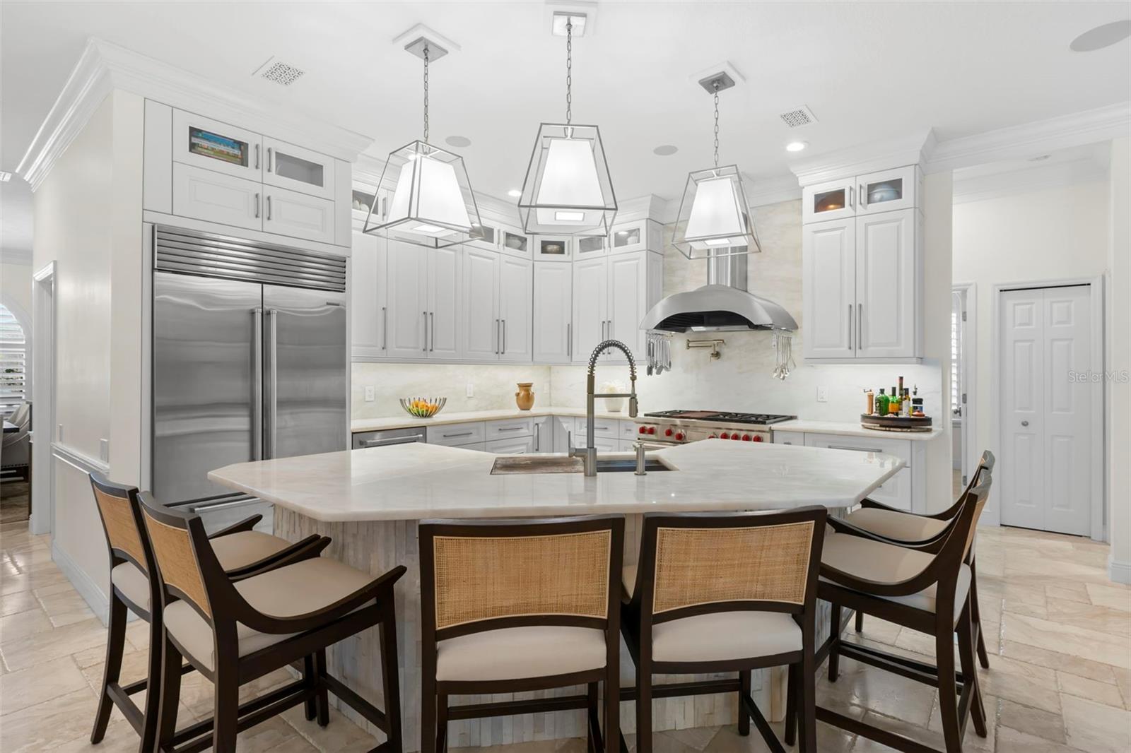Listing photo id 13 for 703 Monte Cristo Boulevard