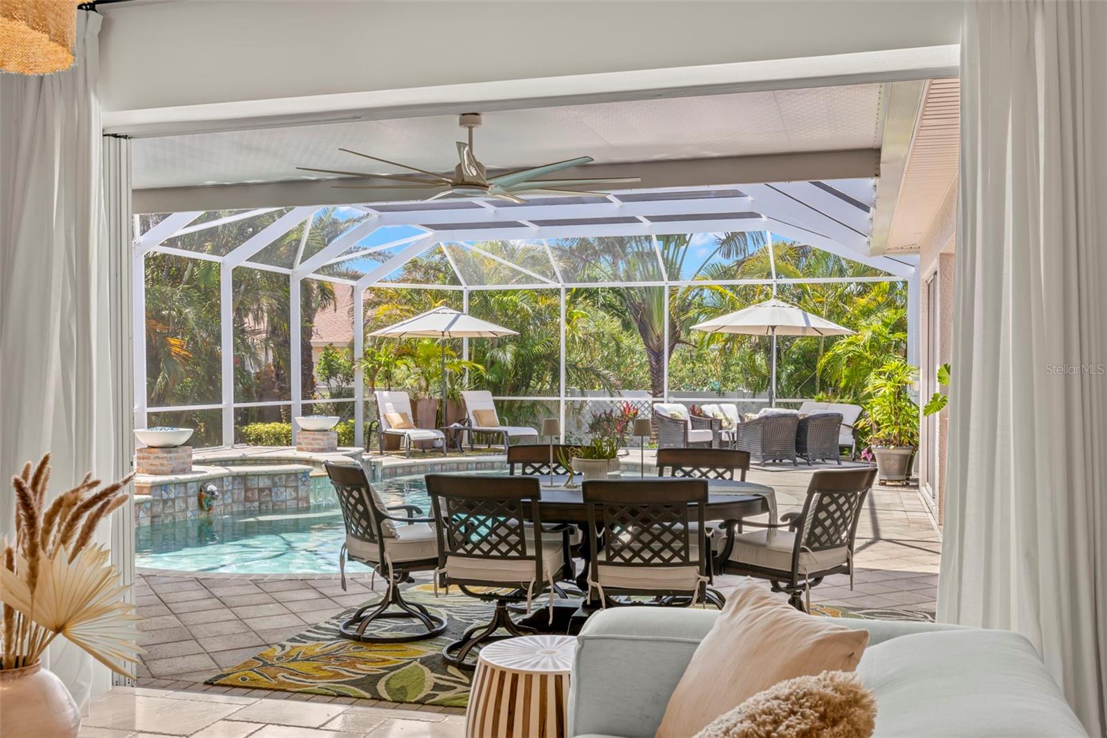 Listing photo id 19 for 703 Monte Cristo Boulevard