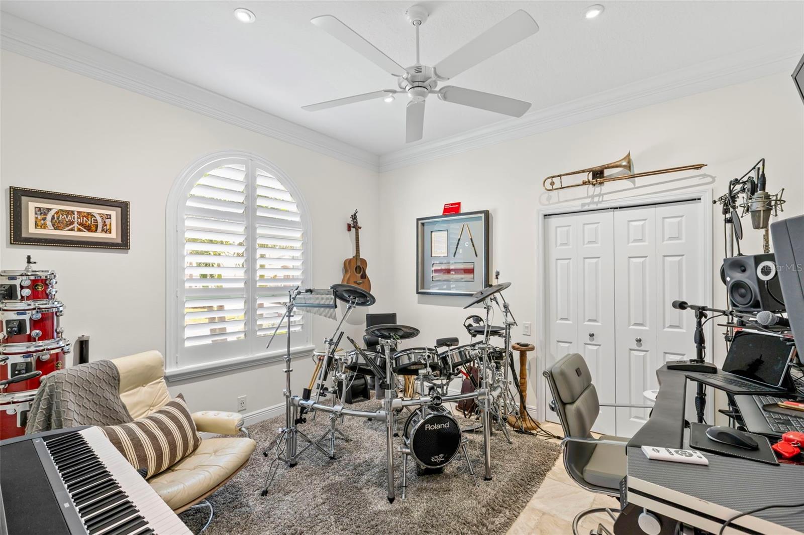 Listing photo id 38 for 703 Monte Cristo Boulevard