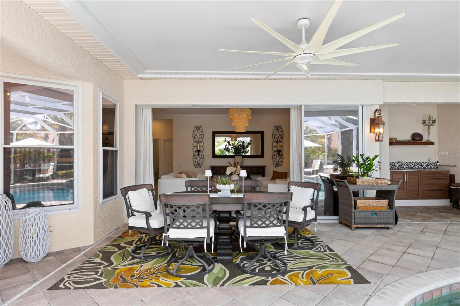 Listing photo id 47 for 703 Monte Cristo Boulevard