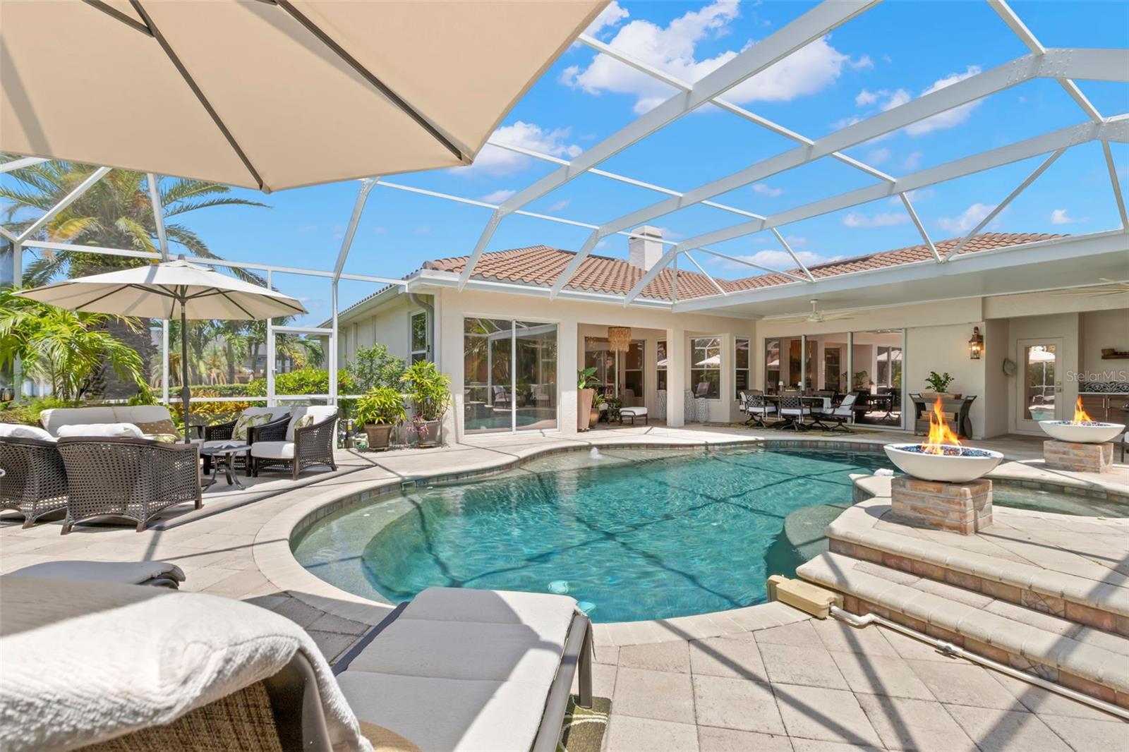 Listing photo id 49 for 703 Monte Cristo Boulevard