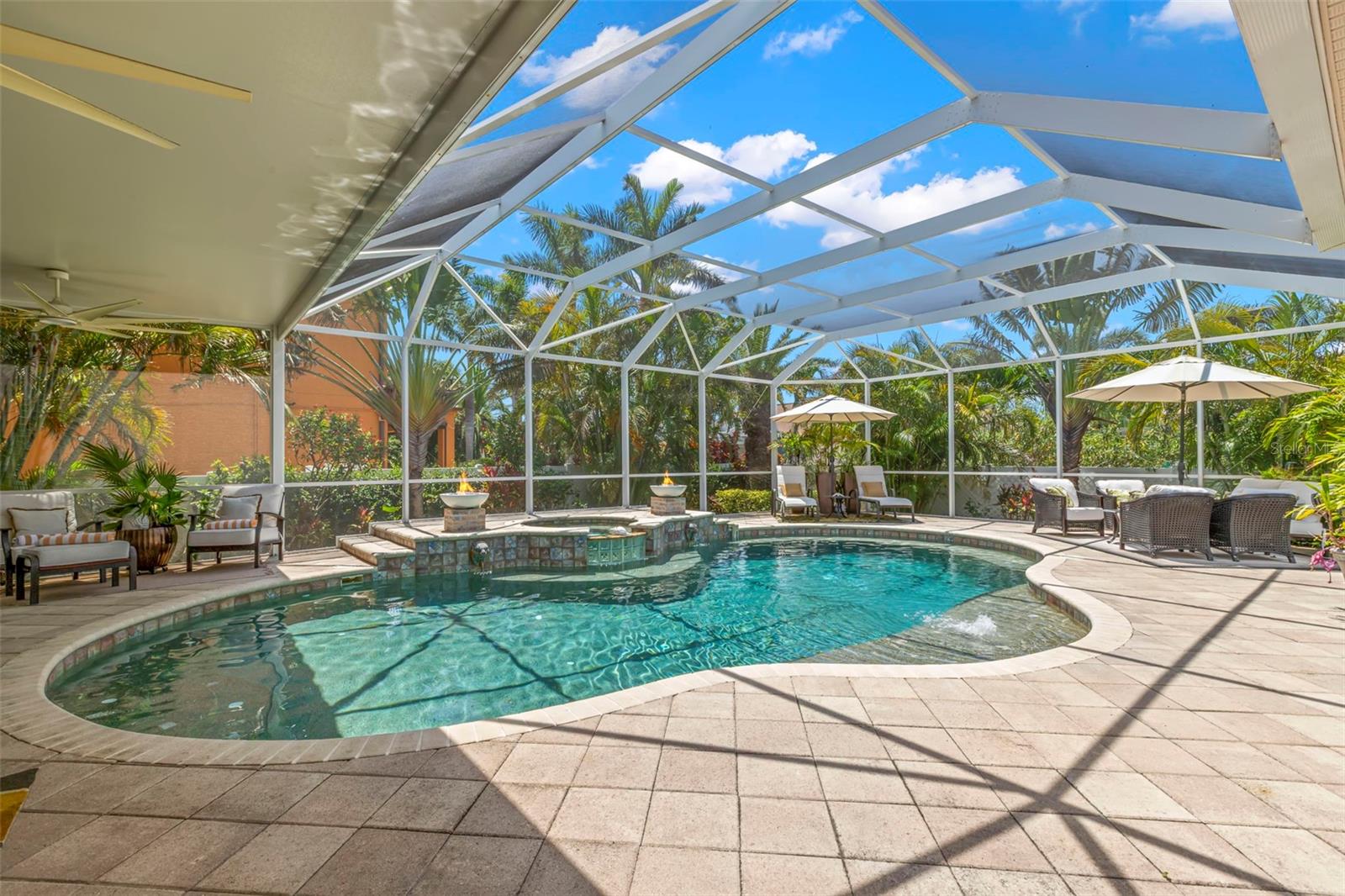 Listing photo id 51 for 703 Monte Cristo Boulevard