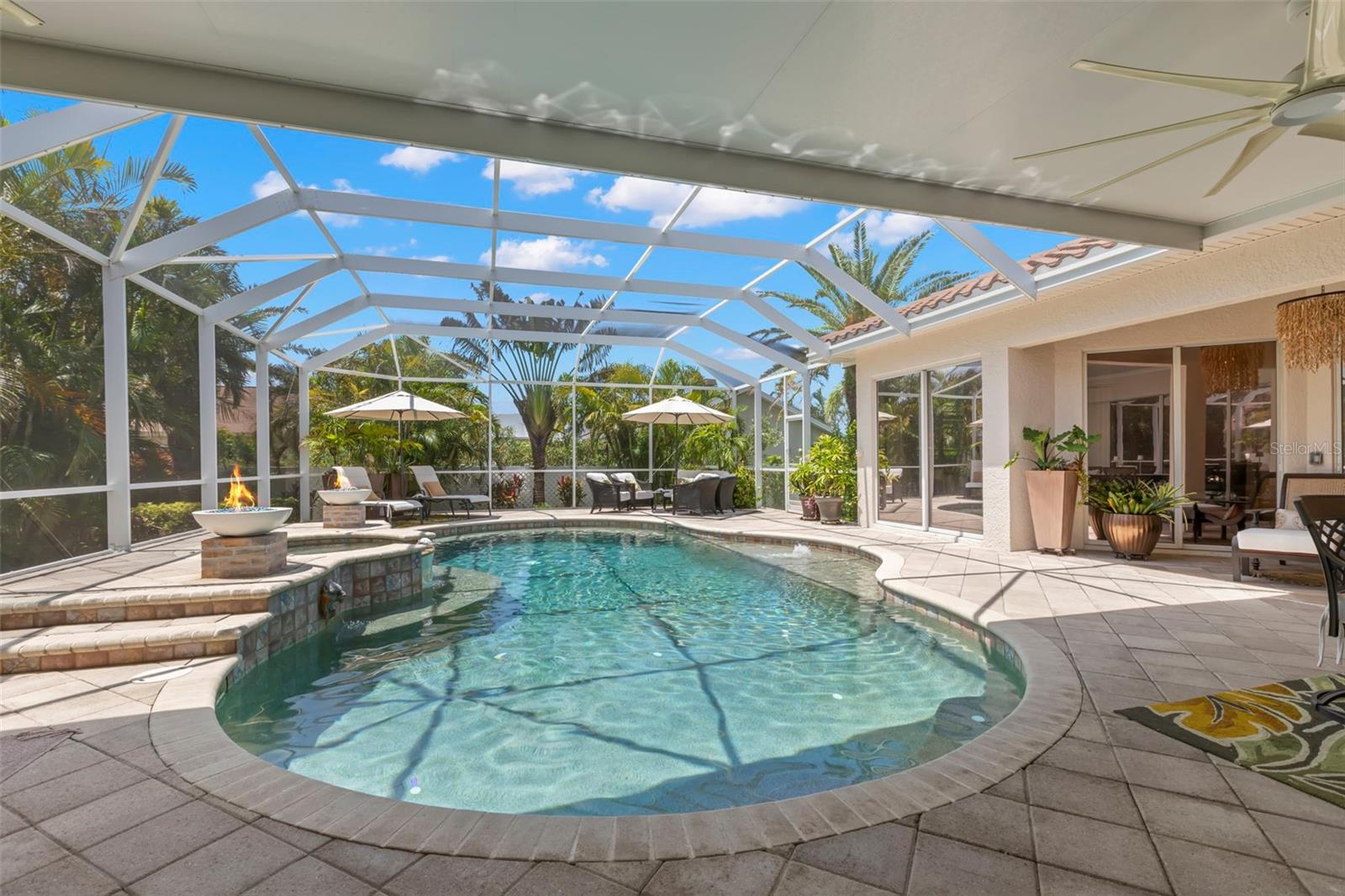 Listing photo id 52 for 703 Monte Cristo Boulevard