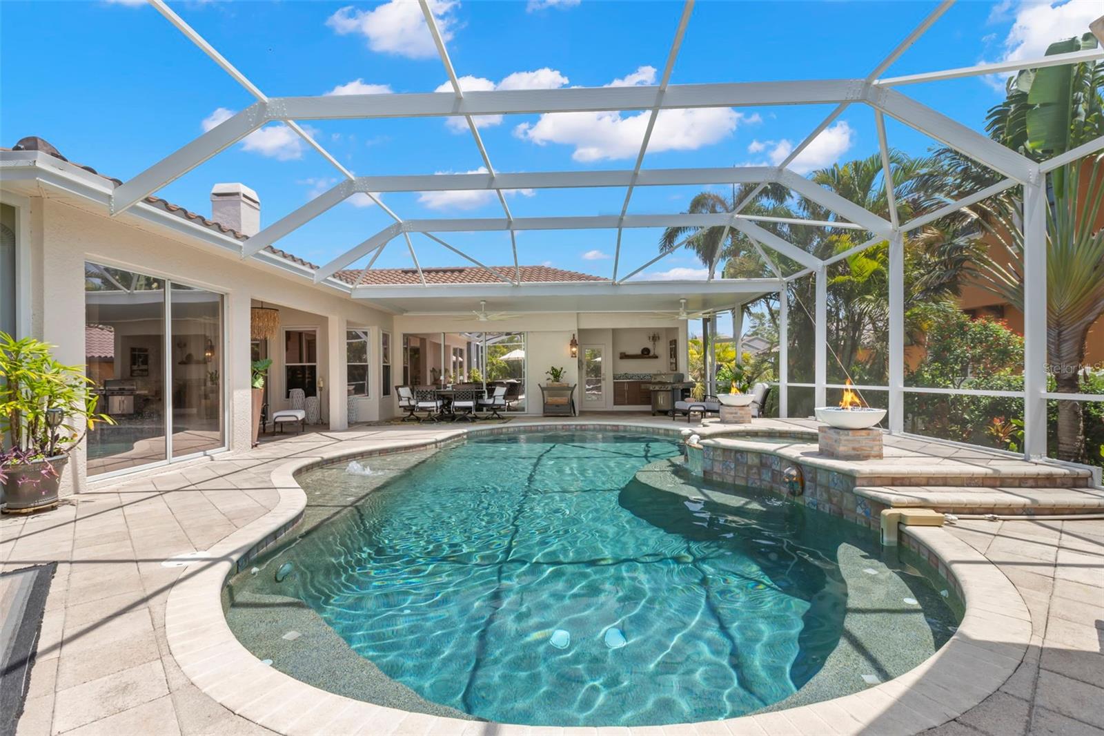 Listing photo id 53 for 703 Monte Cristo Boulevard