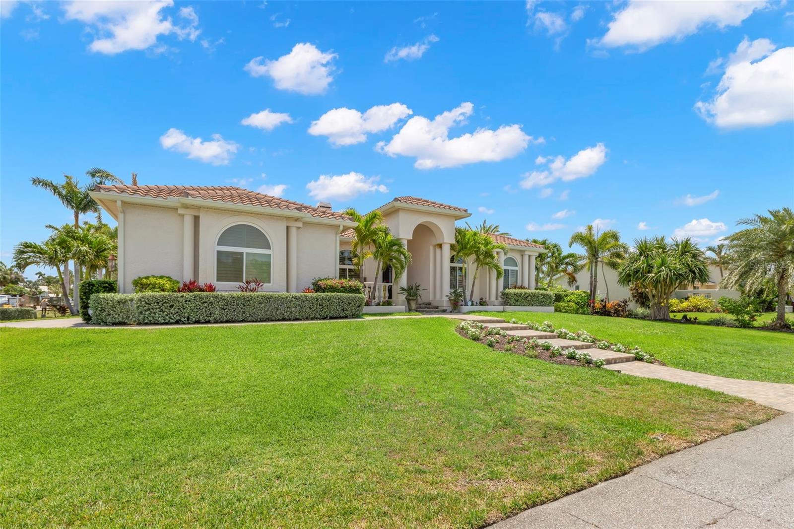 Listing photo id 58 for 703 Monte Cristo Boulevard