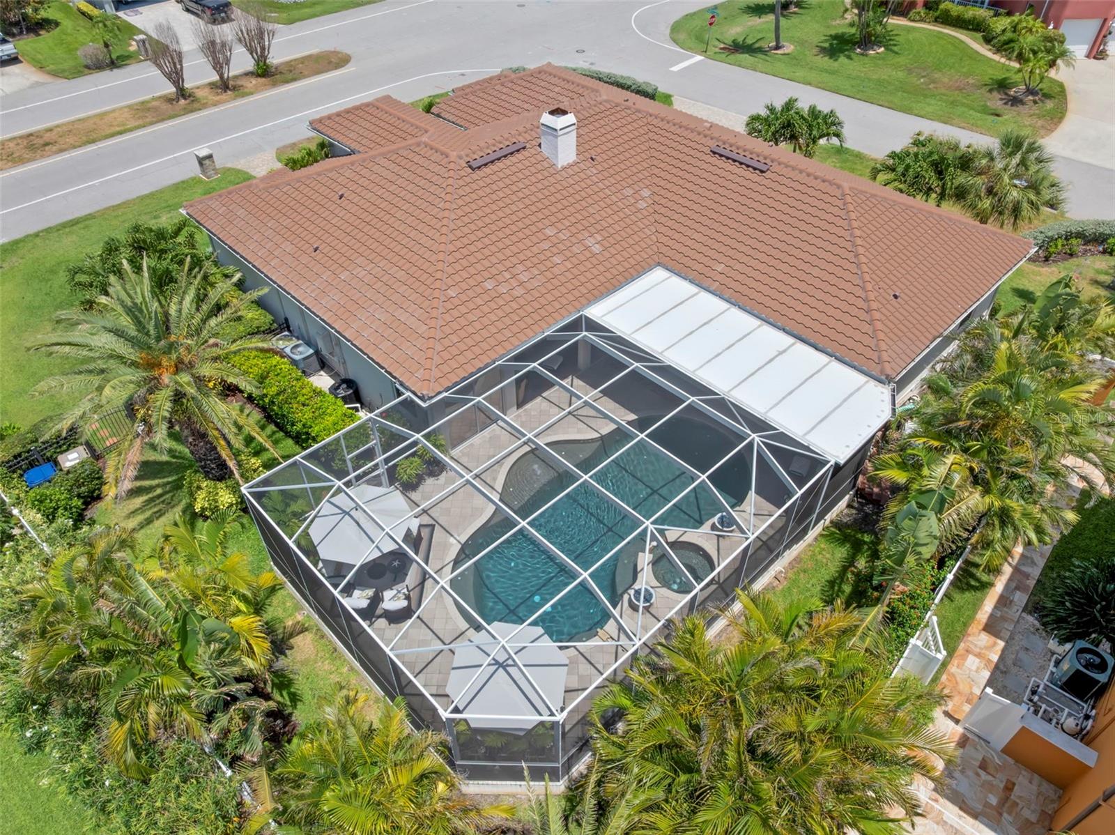 Listing photo id 72 for 703 Monte Cristo Boulevard