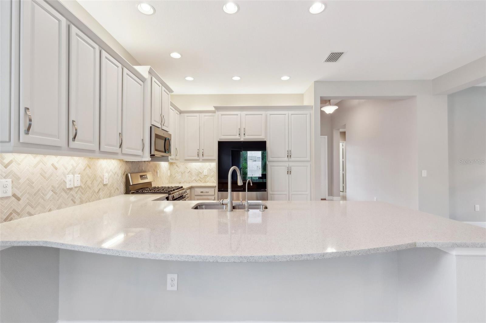 Image 10 of 44 For 30764 Lindentree Drive