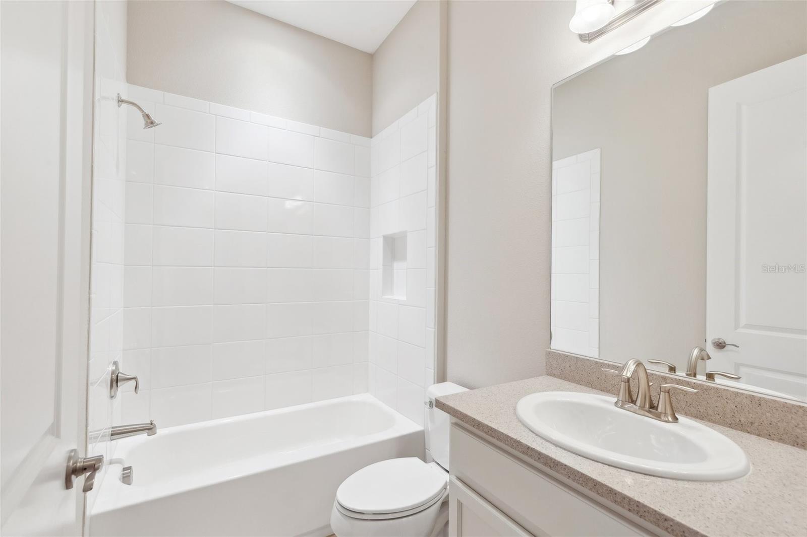 Image 18 of 44 For 30764 Lindentree Drive
