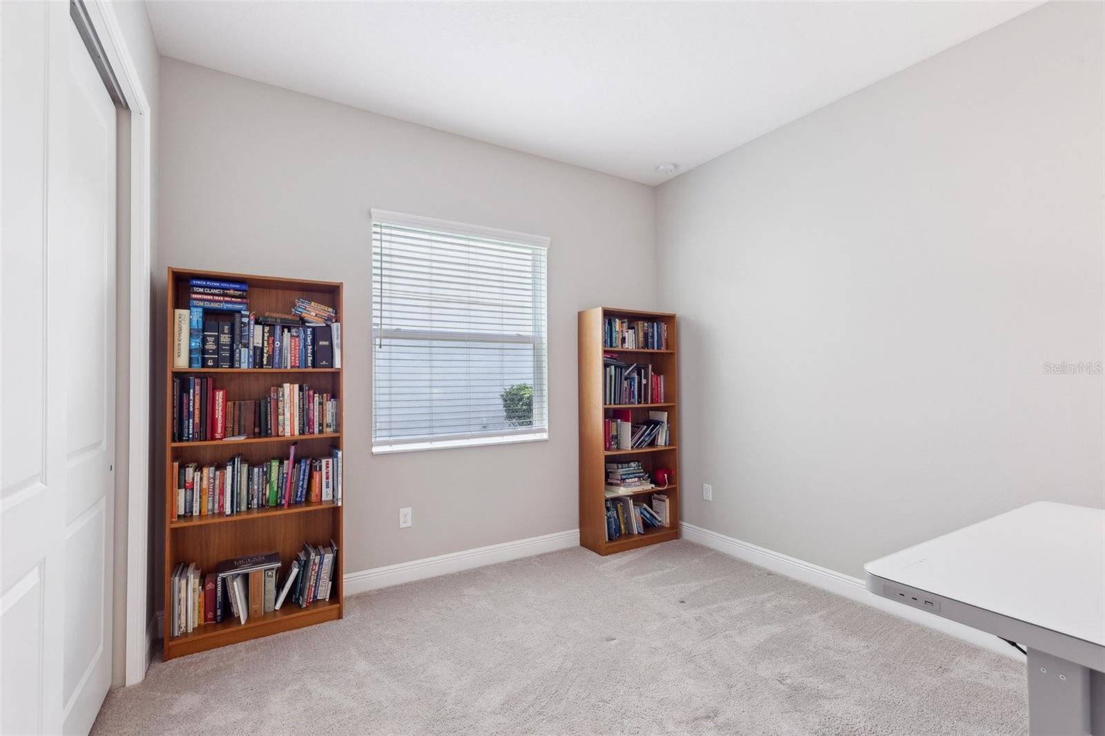 Image 19 of 44 For 30764 Lindentree Drive