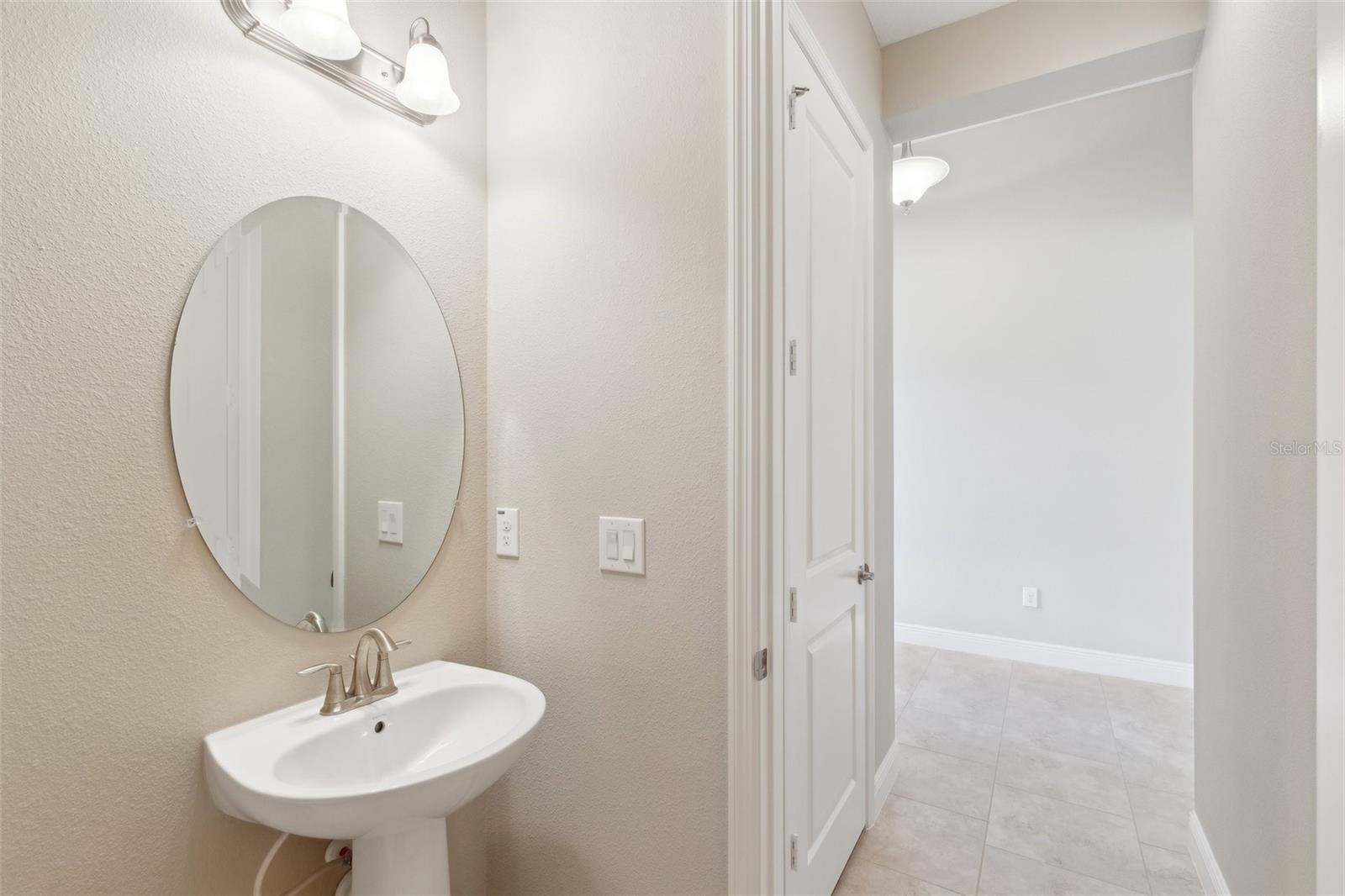 Image 22 of 44 For 30764 Lindentree Drive