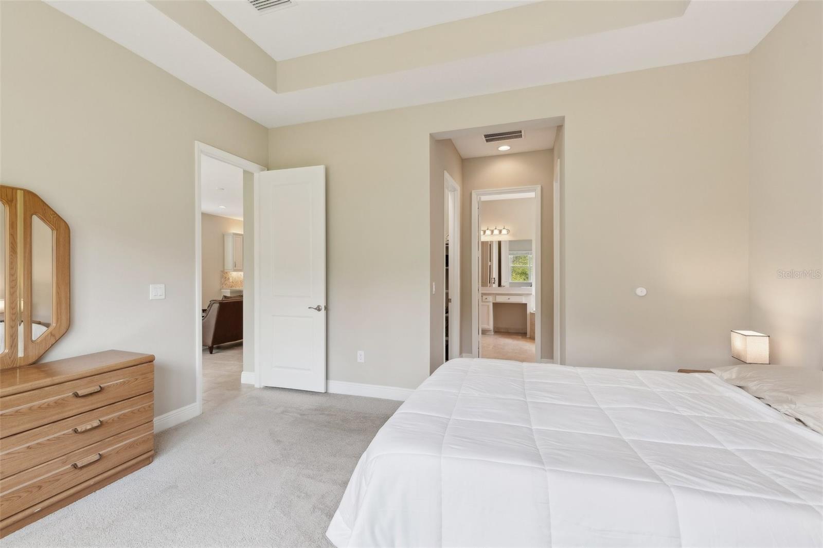 Image 24 of 44 For 30764 Lindentree Drive