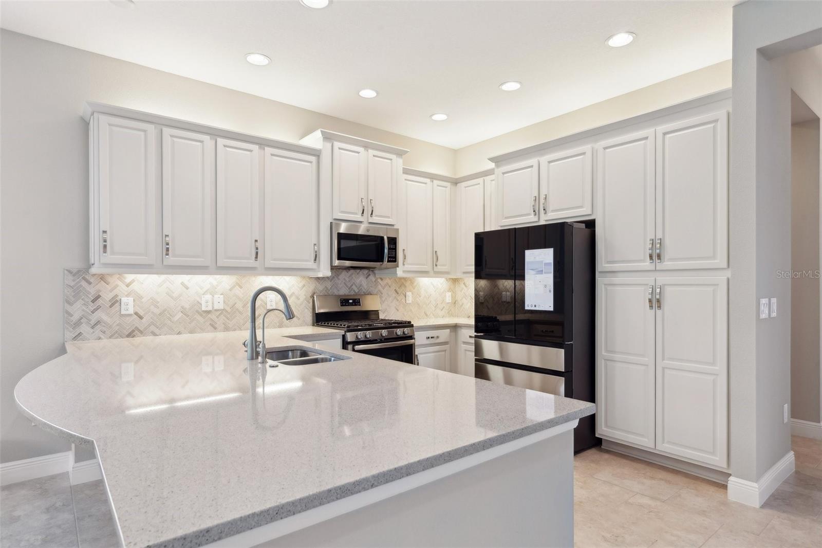 Image 3 of 44 For 30764 Lindentree Drive