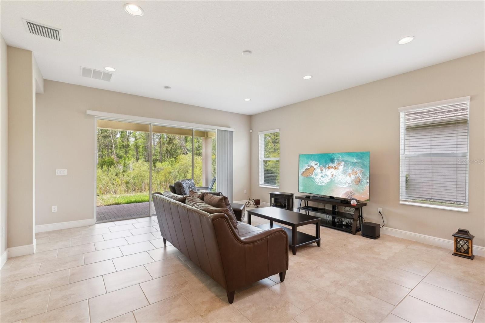 Image 4 of 44 For 30764 Lindentree Drive